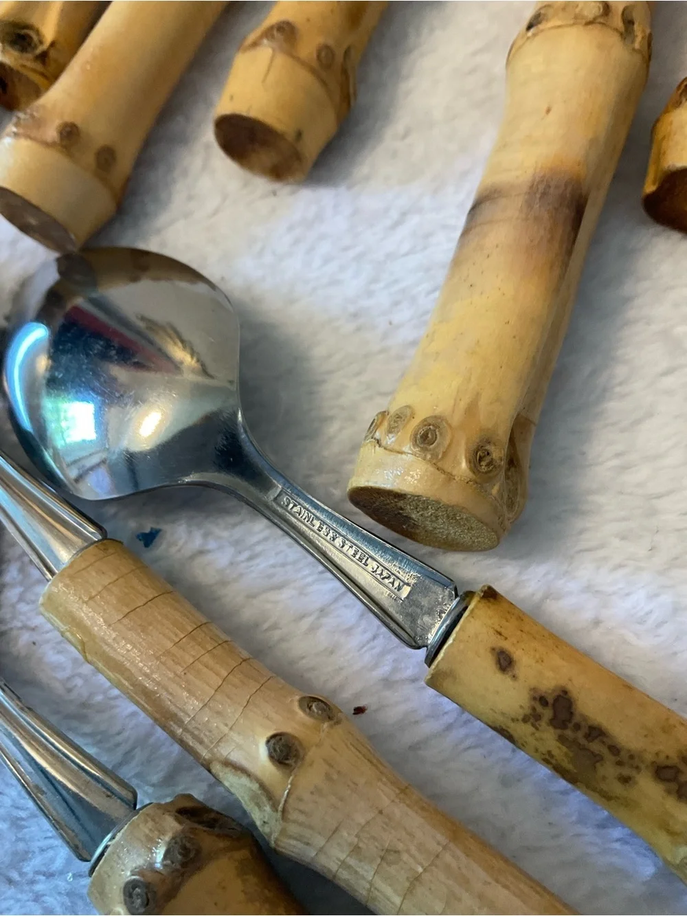 VINTAGE MCM AUTHENTIC BAMBOO HANDLE TIKI FLATWARE STAINLESS STEEL JAPAN 24 pcs - Picture 5 of 13